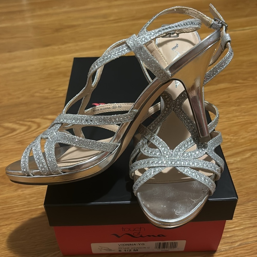 Silver strap heels - Picture 2 of 4
